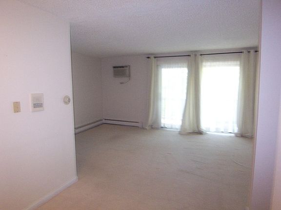 2nd image of 6655 172nd St APT 3D