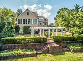 62 N Crest Rd, Chattanooga, TN 37404