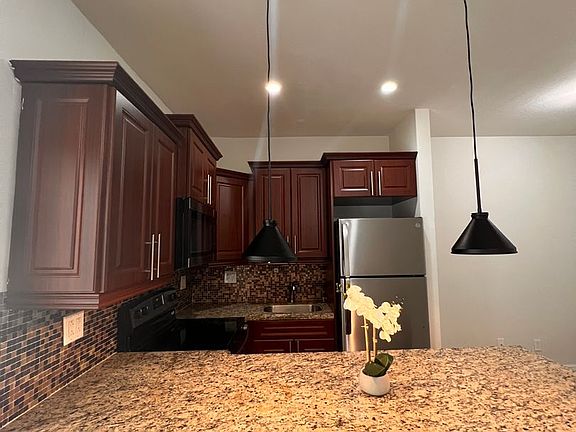 4th image of 3201 Aviation Ave APT 5