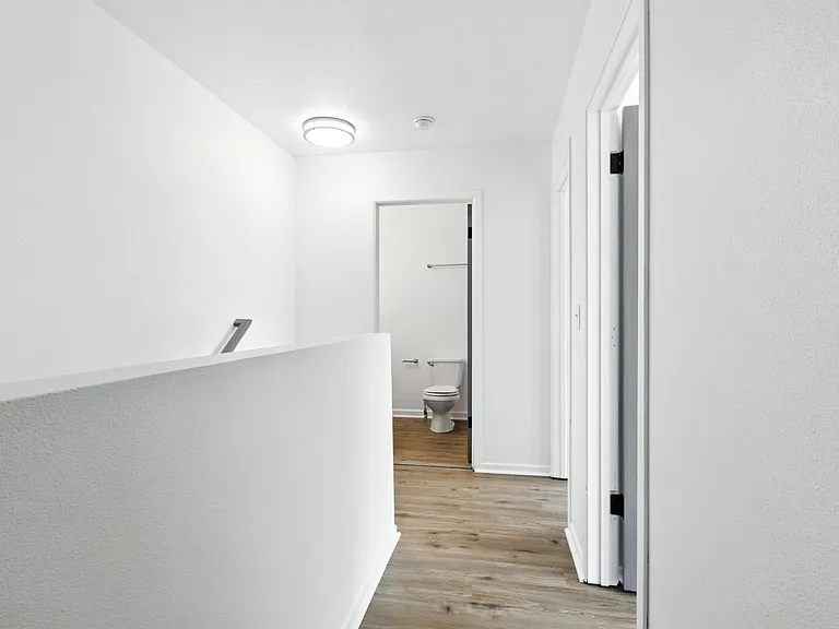 10033 N Lombard St — Photo 24