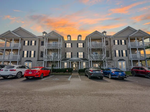 2727 Suncrest Vlg, Morgantown, WV 26505