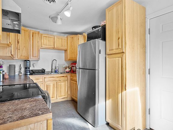 5th image of 6124 N Driscoll Blvd