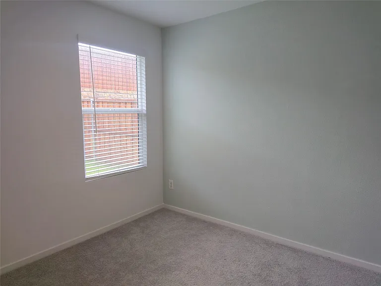 1600 Baron Ln — Photo 12