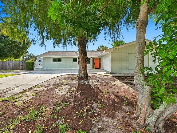 2nd image of 12999 INDIAN ROCKS ROAD