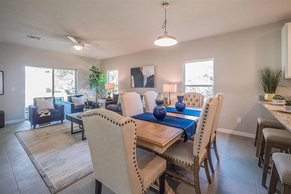 4 bed, 2.0 bath, 1720 sqft, $2,050 — Photo 2