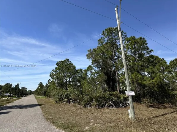 2900 33rd St W, Lehigh Acres, FL 33971