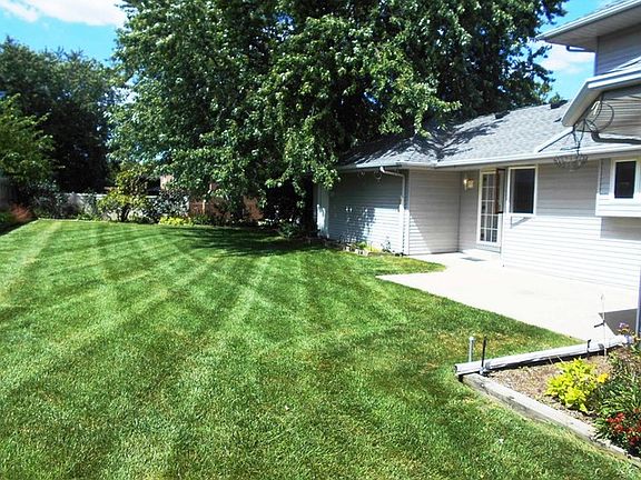 3rd image of 3217 Stewart Dr