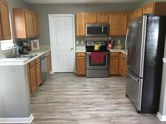 3rd image of 5066 Thornton Dr