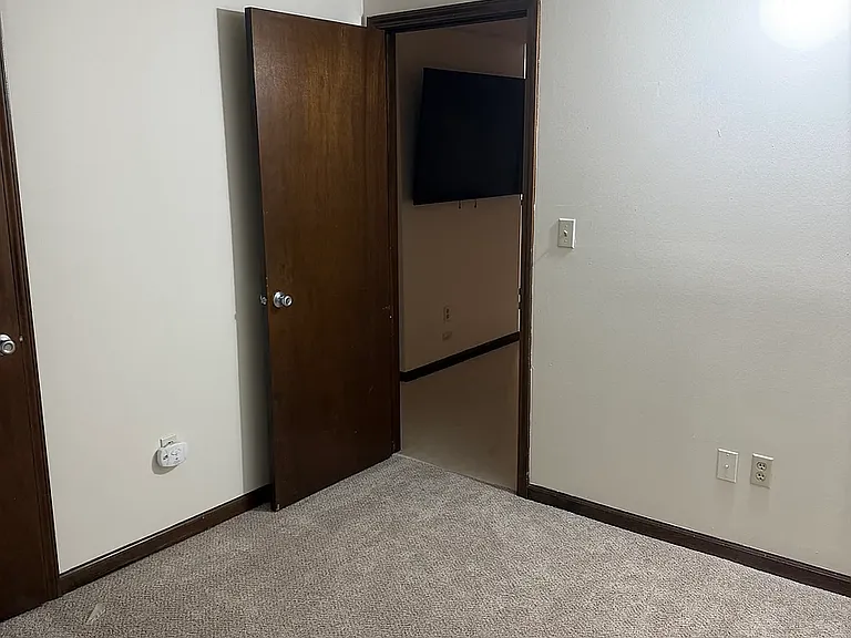 3932 Ridge Lea Rd #D — Photo 10