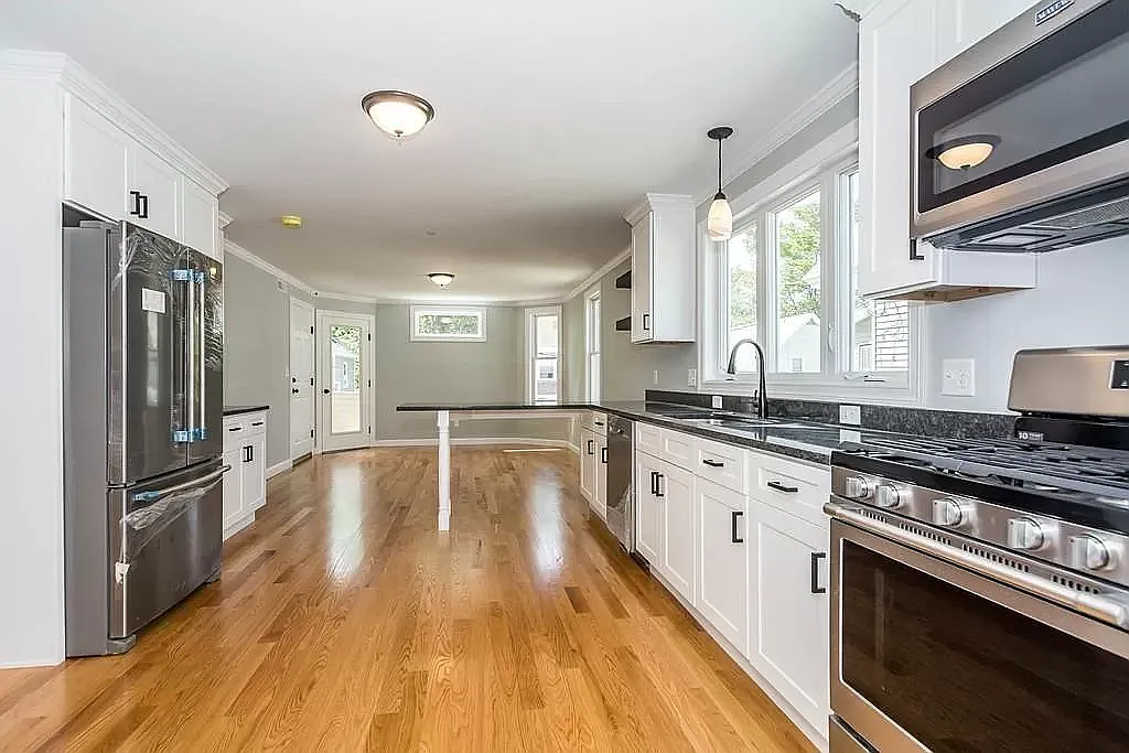 1 bed, 822 sqft, $2,100 — Photo 1