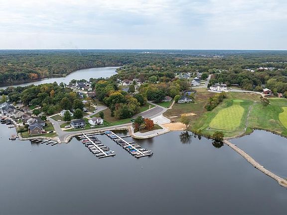 3rd image of 10107 Greenbriar Ct