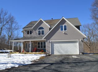 4 Windsor Hills Rd, Highland, NY 12528