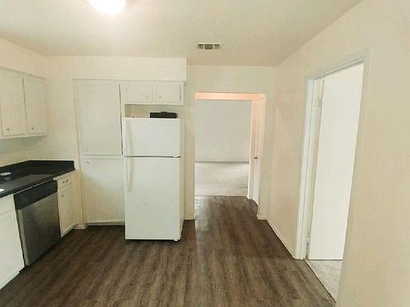 5th image of 17114 Water Oak Dr