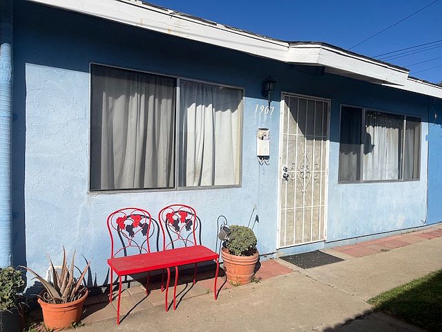 1st image of 1907 Palm Ave