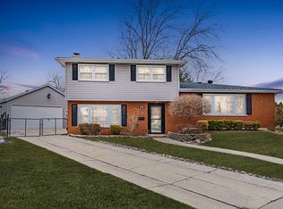 10116 S Knox Ct, Oak Lawn, IL 60453