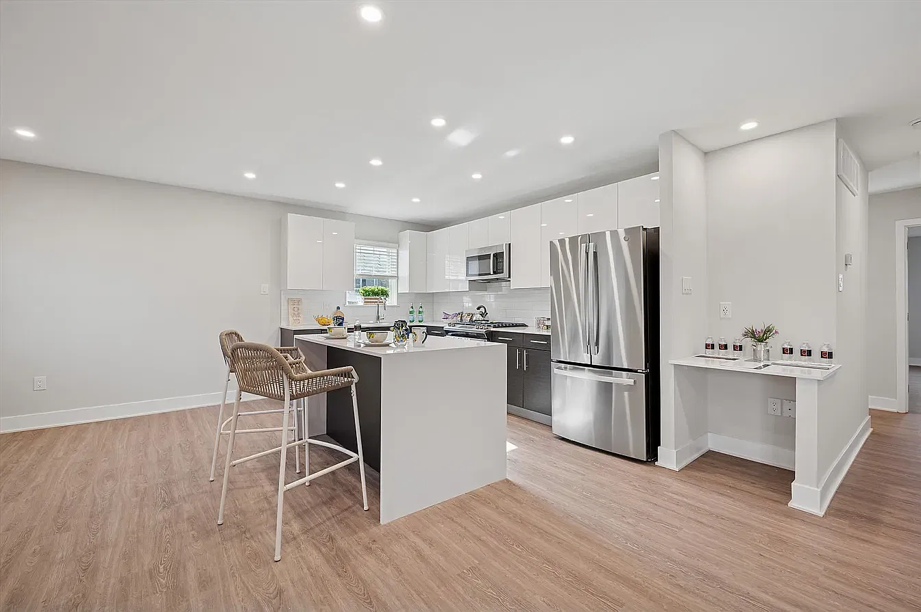 2 bed, 1300 sqft, $2,545 — Photo 1