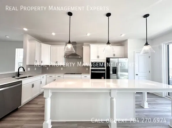 13013 Moon Rd, Charlotte, NC 28277