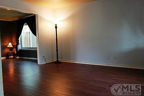 5th image of 442 Malden Dr
