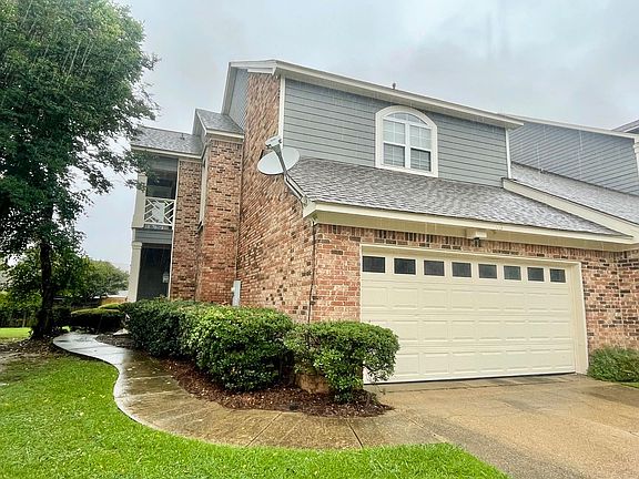 3rd image of 18 Charleston Cir