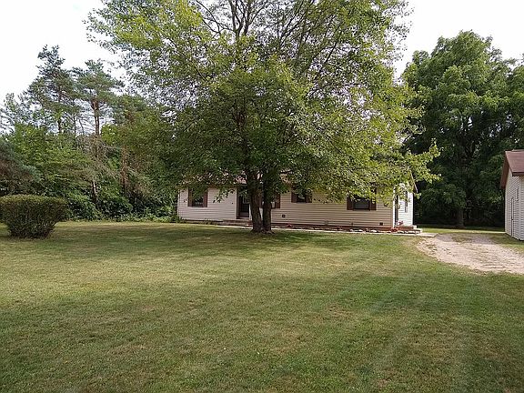 2nd image of 2424 Melby St