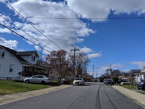 4th image of 2390 Douglas Ave