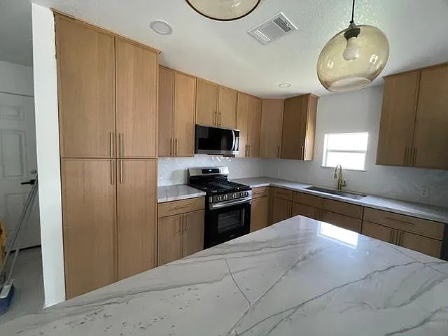 109 Del Monte Ln — Photo 4