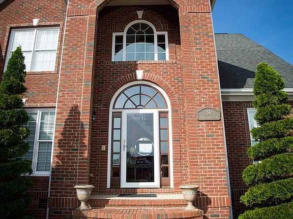 3rd image of 39 Green Forest Cir