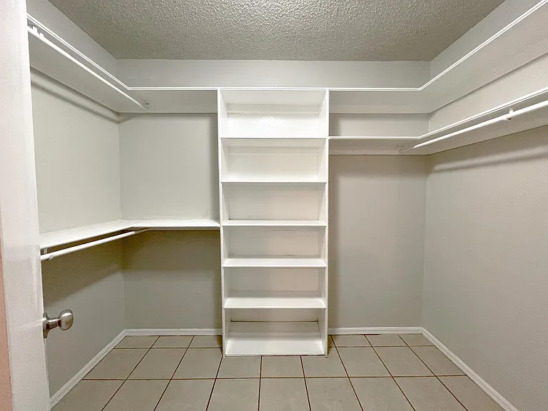 900 NW 24th St #814-05 — Photo 12