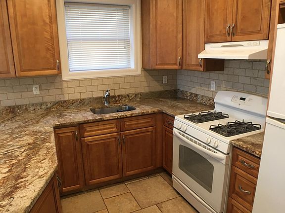 3rd image of 6618 70th St Floor 2