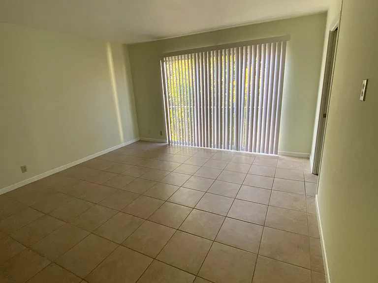 2533 Hillegass Ave #303 — Photo 8