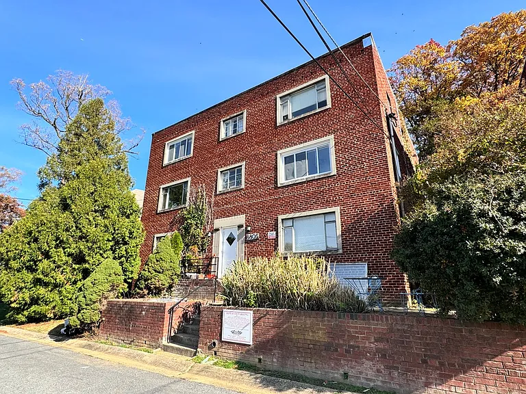 8805 Plymouth St — Photo 43