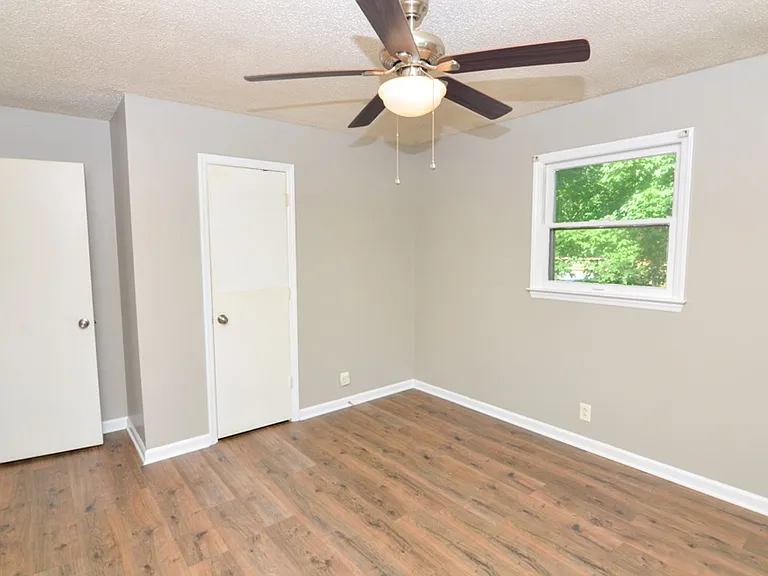 325 Shirley Rd — Photo 15