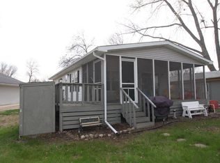 1608 Joy Loy Ln, Milford, IA 51351