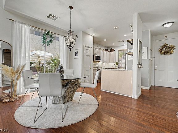 5th image of 6188 Bridgeport Hills Ave