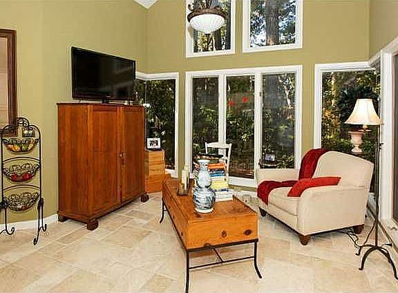 3rd image of 400 Long Cove Dr