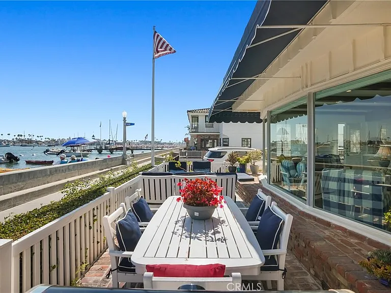 700 S Bay Front — Photo 3