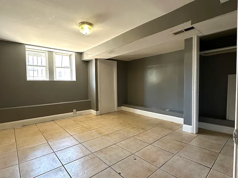 625 N Linwood Ave — Photo 9