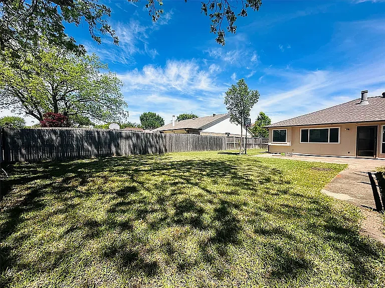 3117 Kingswood Dr — Photo 37