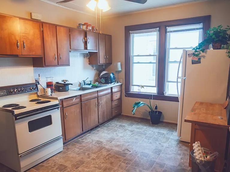 2835 N Frederick Ave — Photo 15