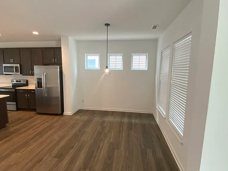 326 Warman Ave — Photo 14