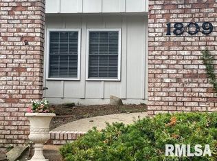 1809 Richview Rd, Mount Vernon, IL 62864