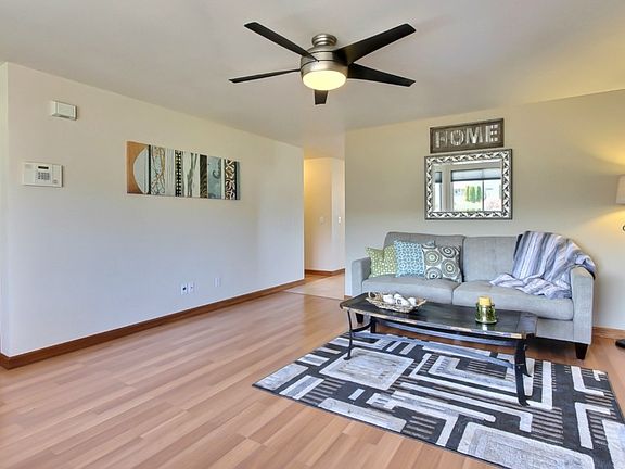 4th image of 1407 Headley Ave NW