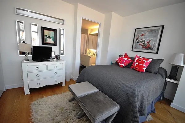 Rented by Corcoran | media 31