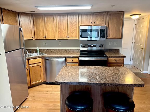 2nd image of 2730 Brownsboro Rd APT 157