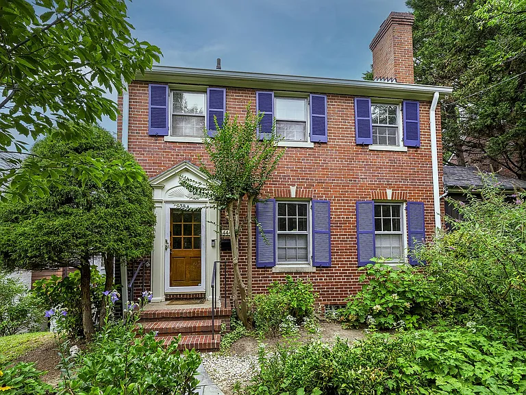 4441 Brandywine St NW — Photo 2