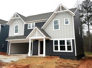 847 Crystal Lake Pkwy, Hoschton, GA 30548