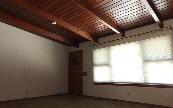 2nd image of 809 Hawthorne Ave