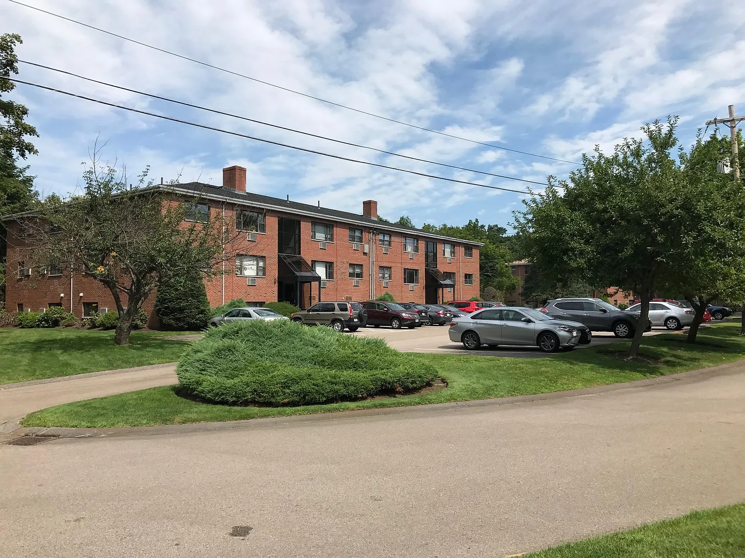 2 bed, 900 sqft, $2,700 — Photo 3
