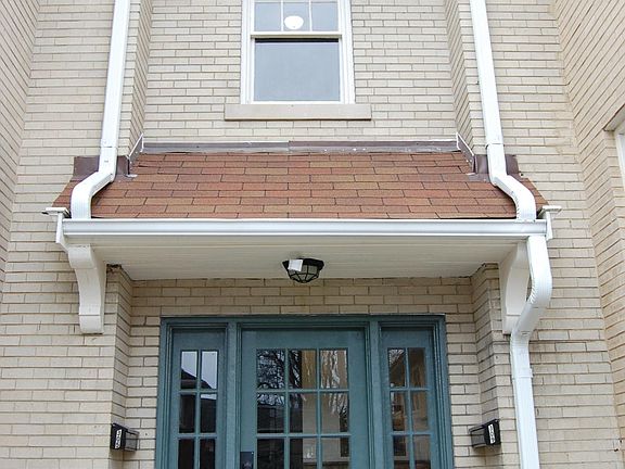 3rd image of 307 Park Dr
