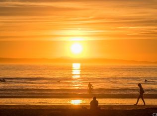 2202 W Oceanfront APT A, Newport Beach, CA 92663